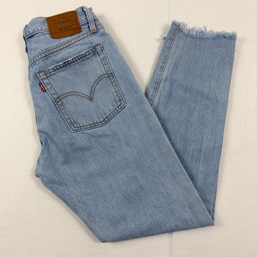 Levis Premium Jeans Womens W26 Light Wash Ripped Button Fly Raw Hem Denim Pants
